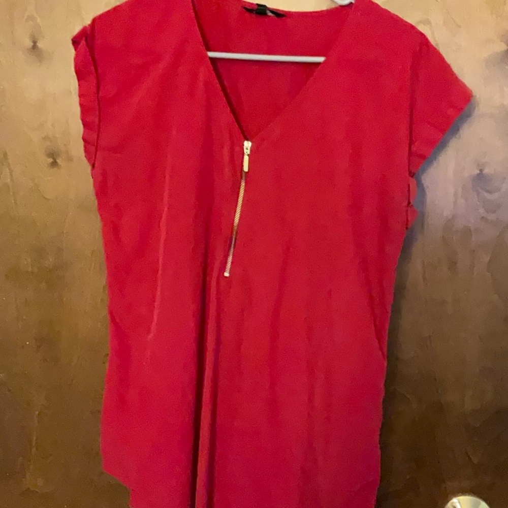 Chic Red V-Neck Dress with Zipper